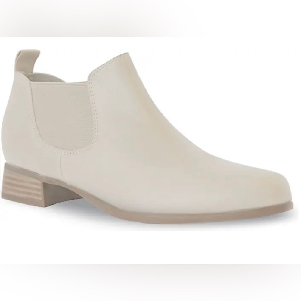 MUNRO LEATHER BOOTIE BEDFORD SIZE 8.5 N